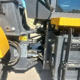 XCMG LW300F 2025
