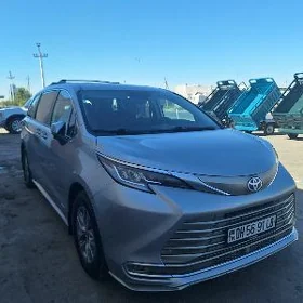 Toyota Sienna 2022