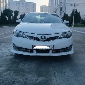 Toyota Camry 2014