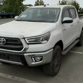 Toyota Hilux 2025