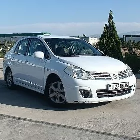 Nissan Versa 2007