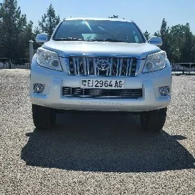 Toyota Land Cruiser Prado 2013