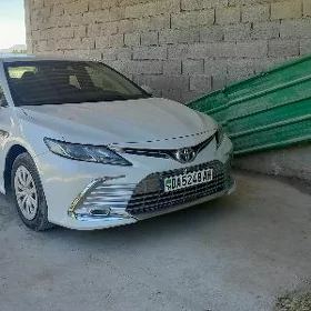 Toyota Camry 2021