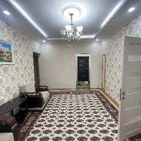 4 ком мир 6 Квадратная прихожк