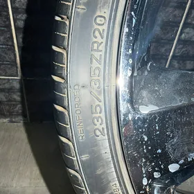 jeep teker 235/35/20R
