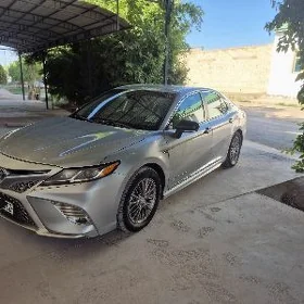 Toyota Camry 2019