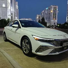 Hyundai Elantra 2024