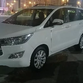 Toyota Innova 2021