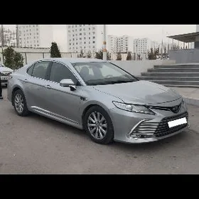 Toyota Camry 2018