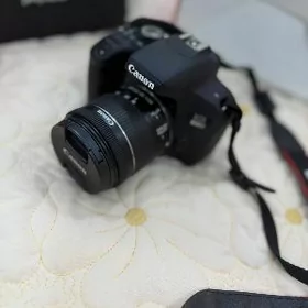 Фотоаппарат Canon EOS 800D