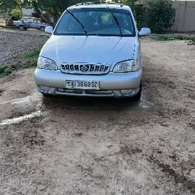 Kia Carnival 2001