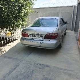 Nissan NV3500 2001