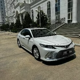 Toyota Camry 2023