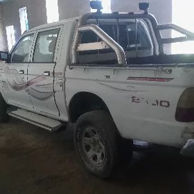 Mitsubishi L200 2003