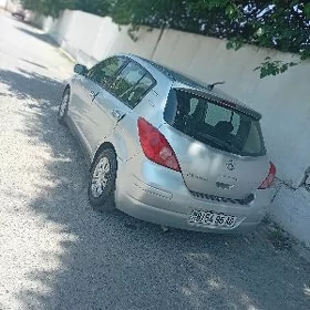 Nissan Versa 2010