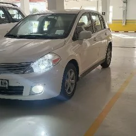 Nissan Versa 2012