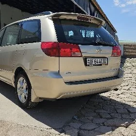 Toyota Sienna 2004