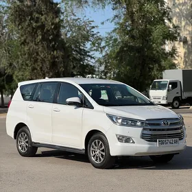 Toyota Innova 2021