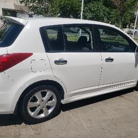 Nissan Versa 2010