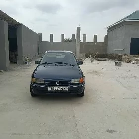 Opel Astra 1990