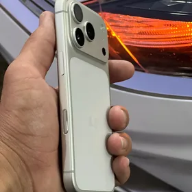 iPhone 17