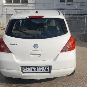 Nissan Tiida 2006