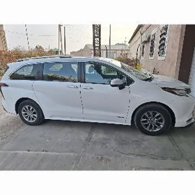 Toyota Sienna 2021