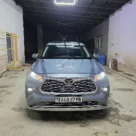 Toyota Highlander 2022