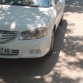Nissan Sunny 2010