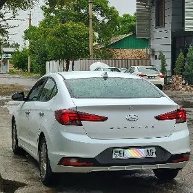Hyundai Elantra 2020