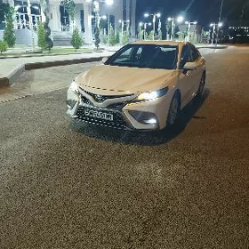 Toyota Camry 2021
