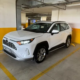 Toyota RAV4 2021