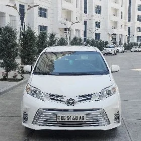 Toyota Sienna 2017