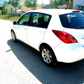 Nissan Versa 2010