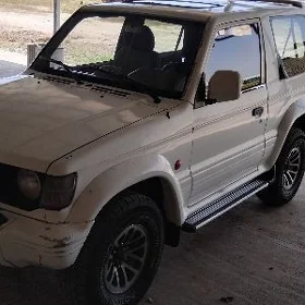 Mitsubishi Pajero 1993