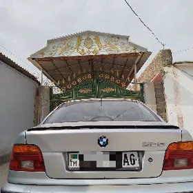 BMW E39 2001