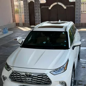 Toyota Highlander 2021