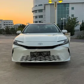 Toyota Camry 2025