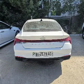 Hyundai Elantra 2021