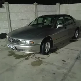 Mitsubishi Diamante 1996