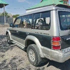 Mitsubishi Pajero 1991