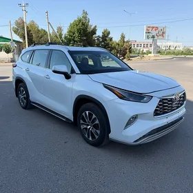 Toyota Highlander 2021