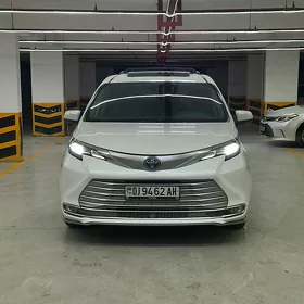 Toyota Sienna 2021