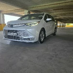 Toyota Sienna 2022