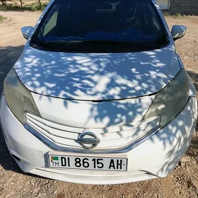 Nissan Versa 2015