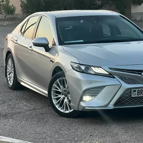 Toyota Camry 2018