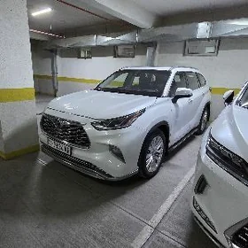 Toyota Highlander 2020
