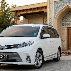 Toyota Sienna 2020