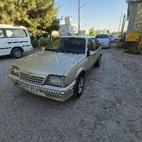 Opel Astra 1989