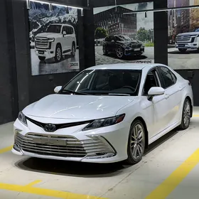 Toyota Camry 2024